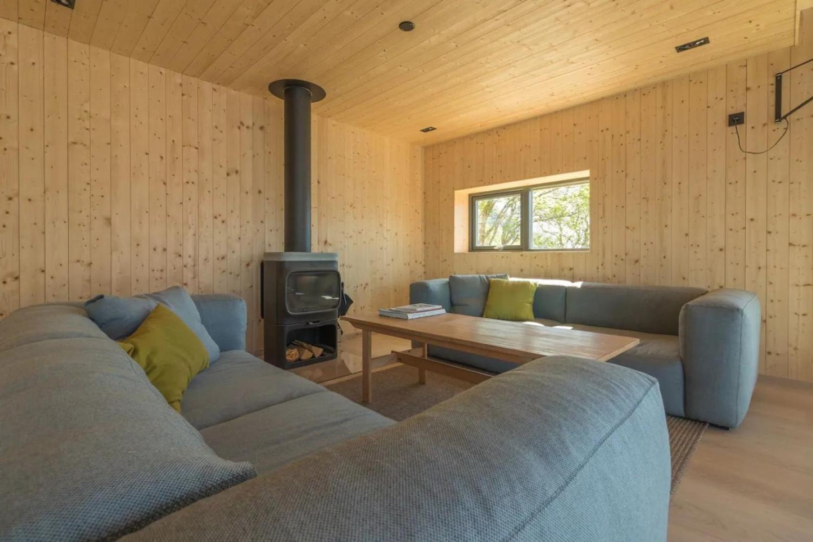 Minkfarmen, Spacious Seaside Cabin With Scenic View Ramberg Extérieur photo