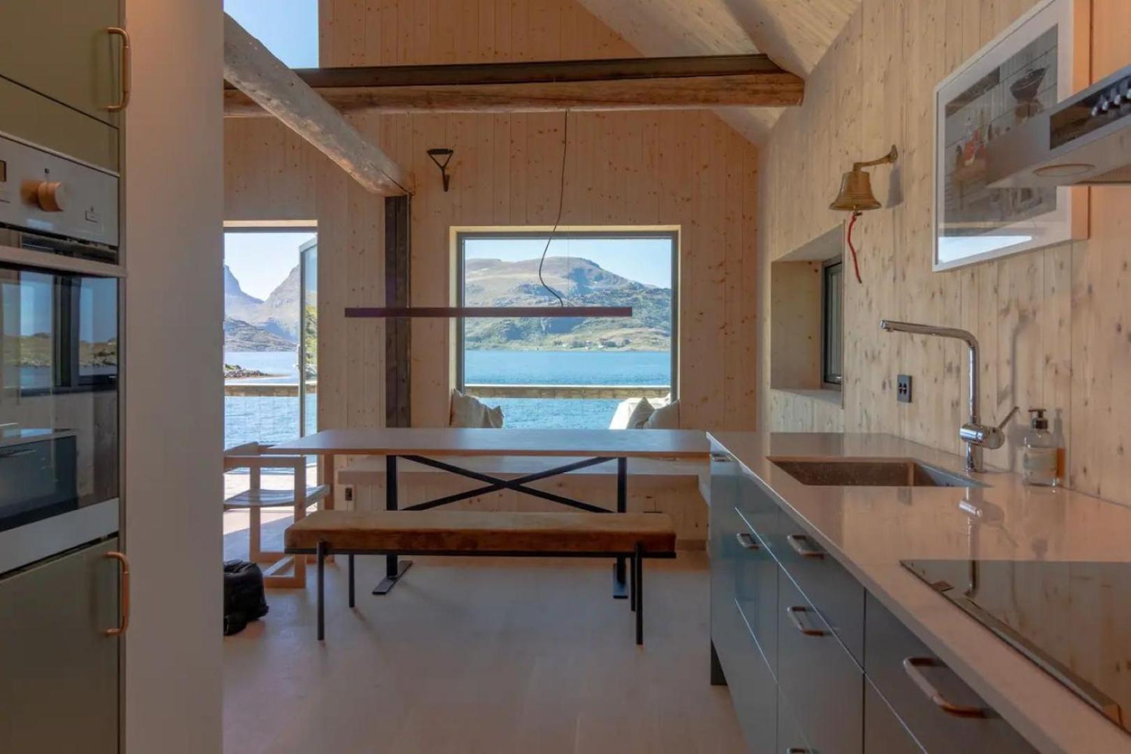 Minkfarmen, Spacious Seaside Cabin With Scenic View Ramberg Extérieur photo